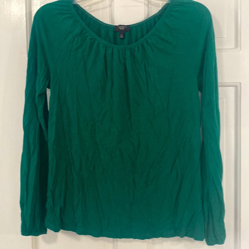 Green long sleeve shirt